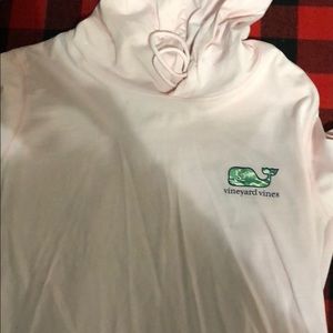 Light pink VINEYARD VINES hooded T-shirt